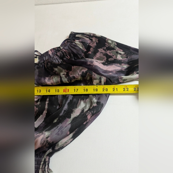 MICHAEL KORS Chic Women's Off The Shoulder Peplum Top Abstract Watercolor Sz S - Picture 12 of 13